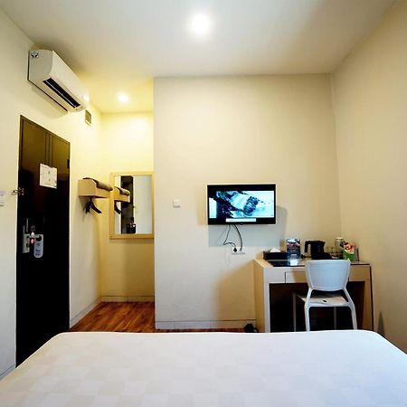 Hotel 88 Mangga Besar Raya 120 Jakarta By Wh Eksteriør bilde