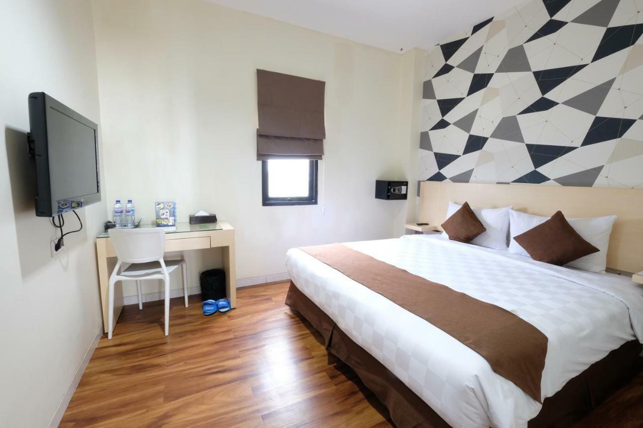 Hotel 88 Mangga Besar Raya 120 Jakarta By Wh Eksteriør bilde